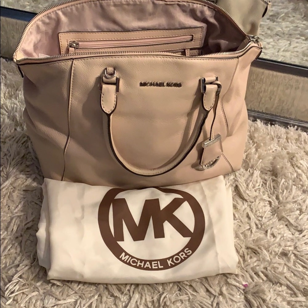 Ballet pink purse by Michael Kors.
